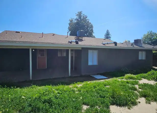 Property at 2308 W Kanai Ave, Porterville, CA, 93257, 5 beds, 2 baths, [object Object]