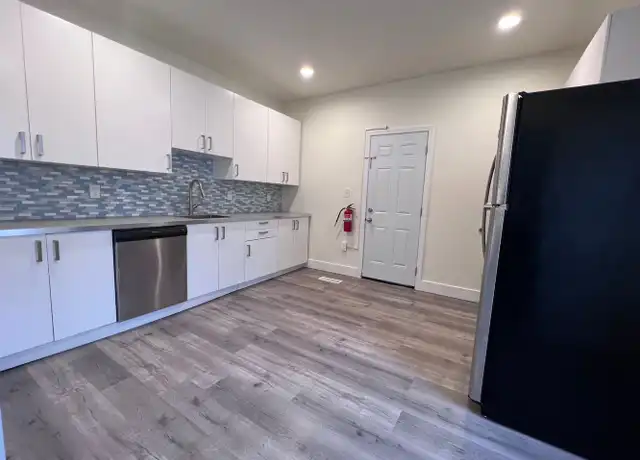 Property at 544 E 9th Ave Unit 3, Homestead, PA, 15120, 2 beds, 1 bath, [object Object]