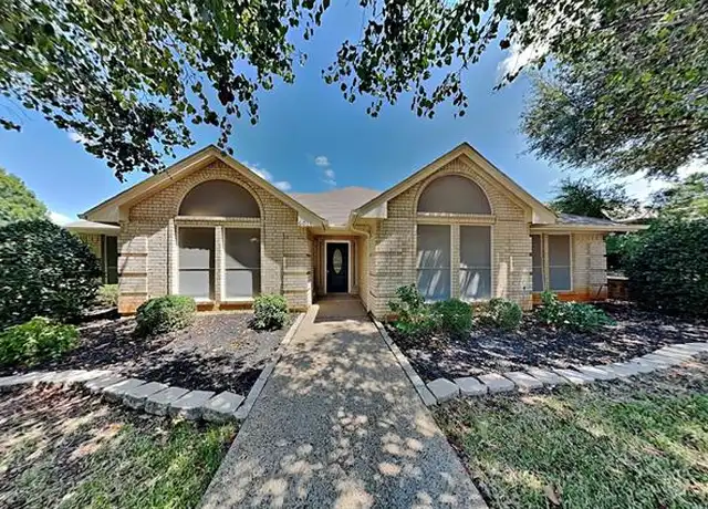 Property at 6011 Castle Creek Rd, Arlington, TX, 76017, 3 beds, 2.5 baths, [object Object]