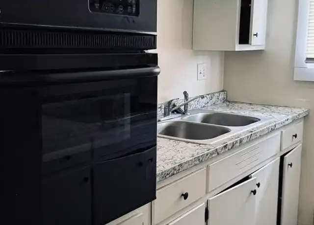 Property at 1115 Cherry St Unit 16, Green Bay, WI, 54301, 1 bed, 1 bath, [object Object]
