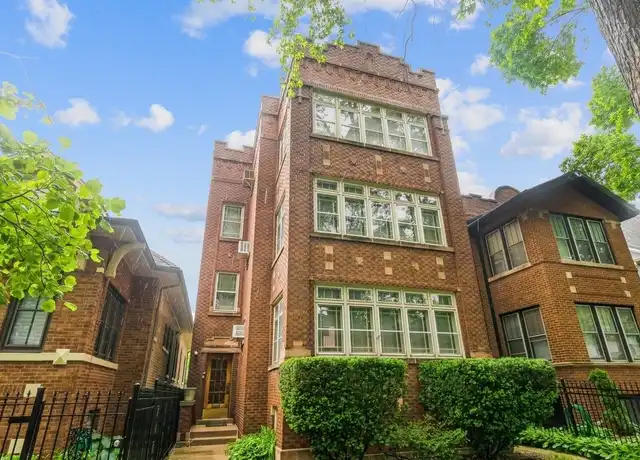 Property at 4436 N Whipple St Unit 3, Chicago, IL, 60625, 2 beds, 1 bath, [object Object]