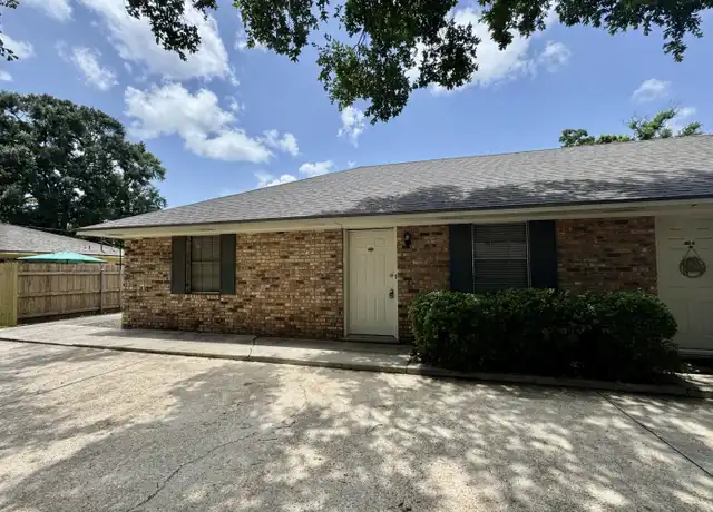 Property at 100 Charolais St Unit B, Lafayette, LA, 70506, 2 beds, 2 baths, [object Object]