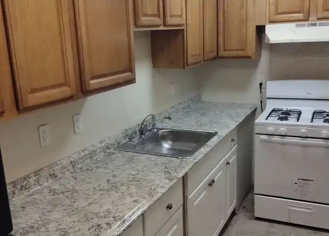 Property at 226 Martin St #7, Hartford, CT, 06120, 2 beds, 1.5 baths, [object Object]