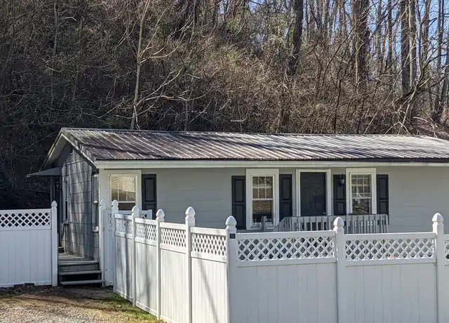 Property at 1110 Jay St, Johnson City, TN, 37601, 2 beds, 1 bath, [object Object]