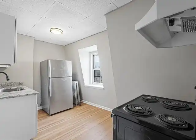 Property at 100 Appleton St Unit 2, Lowell, MA, 01852, 2 beds, 1 bath, [object Object]