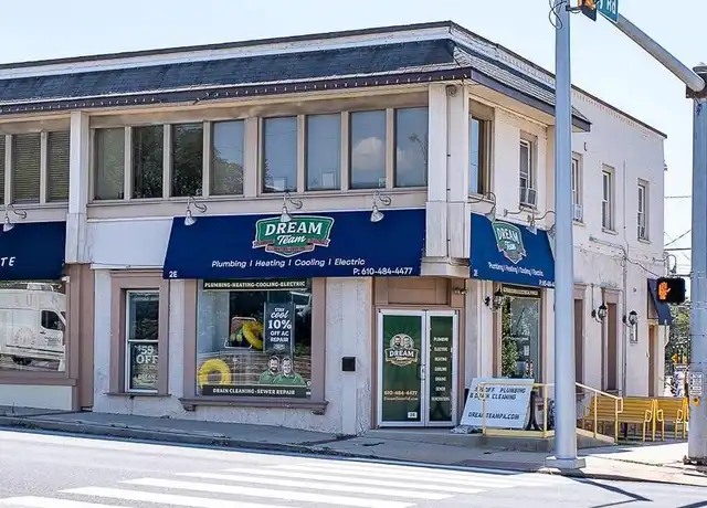 Property at 1 S Valley Rd Unit 201, Paoli, PA, 19301, 3 beds, 1 bath, [object Object]