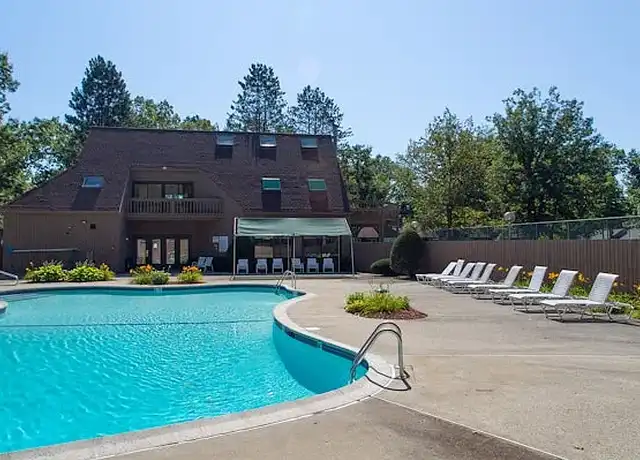 Property at London Court - 10 Center St, Merrimack, NH, 03054, 2 beds, 1 bath, [object Object]
