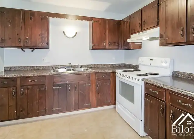 Property at 18 Lee Rd, East Providence, RI, 02914, 1 bed, 1 bath, [object Object]