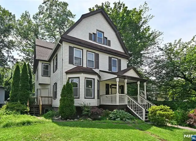 Property at 32 Brainard Pl, Ridgewood, NJ, 07450, 1 bed, 1 bath, [object Object]