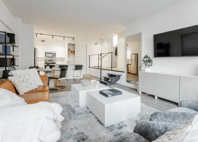 Property at 51 E Chestnut St, Chicago, IL, 60611, 1 bed, 1 bath, [object Object]