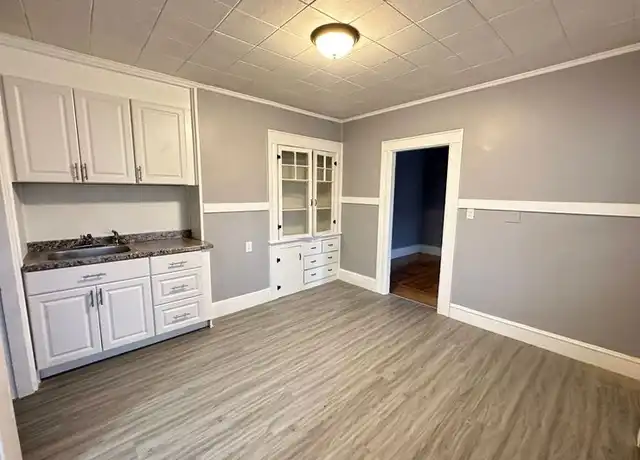 Property at 561 Silver St Unit 2, Manchester, NH, 03103, 2 beds, 1 bath, [object Object]