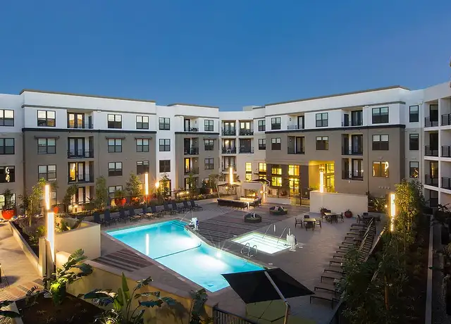 Photo of 620 Veterans Blvd, Redwood City, CA 94063
