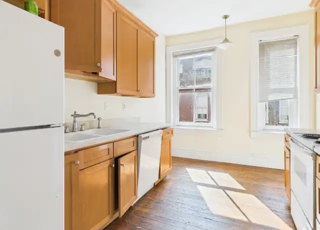 Property at 200 W Broad St Unit 201, Richmond, VA, 23220, 3 beds, 2 baths, [object Object]