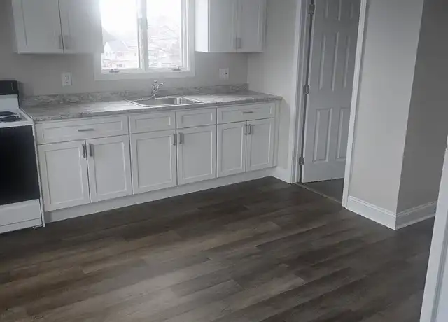 Property at 13 Flume Rd Unit 2, Gloucester, MA, 01930, 1 bed, 1 bath, [object Object]