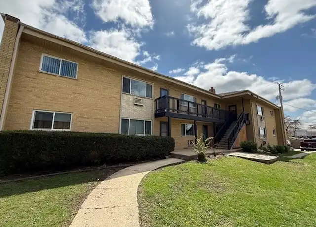 Property at 593 Park Plz Unit 2, Glen Ellyn, IL, 60137, 2 beds, 1 bath, [object Object]
