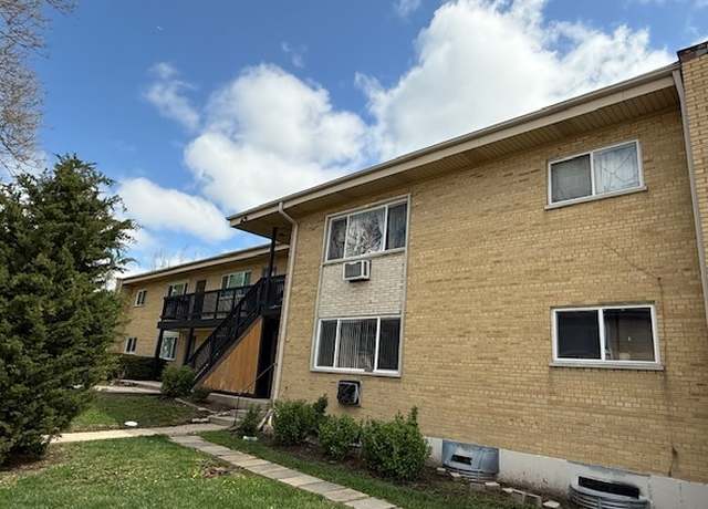 Photo of 593 Park Plz Unit 2, Glen Ellyn, IL 60137