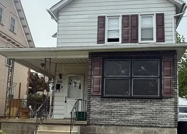 Property at 205 2nd St Unit 2, Blakely, PA, 18447, 2 beds, 1 bath, [object Object]