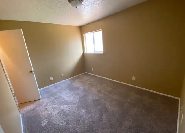 Property at 1102 Royal Crest Dr, Killeen, TX, 76549, 2 beds, 1.5 baths, [object Object]