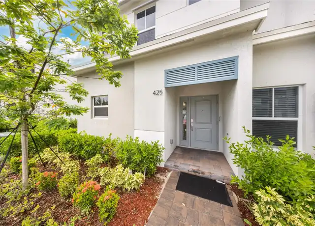 Property at 425 NE 1st Dr, Florida City, FL, 33034, 3 beds, 2.5 baths, [object Object]