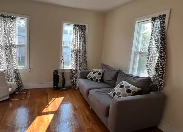 Property at 42 Houghton St Unit 2, Worcester, MA, 01604, 2 beds, 1 bath, [object Object]