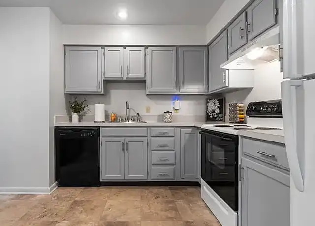 Property at Creekside Terre Apartments - 1000 Creekside Ct, Mishawaka, IN, 46544, 1-2 bed, 1 bath, [object Object]