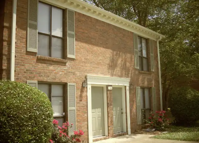 Property at 1016 Louisville St, Starkville, MS, 39759, 3 beds, 2.5 baths, [object Object]