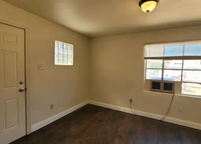 Property at 811 Roma Ave NW Apt F, Albuquerque, NM, 87102, 1 bed, 1 bath, [object Object]