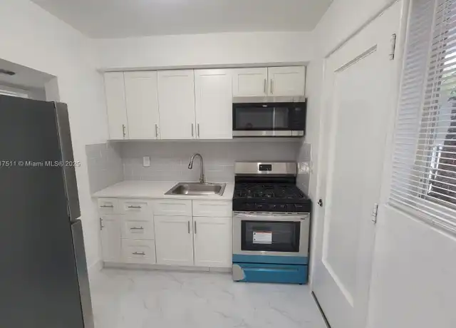 Property at 7435 Byron Ave Unit 04, Miami Beach, FL, 33141, 2 beds, 1 bath, [object Object]