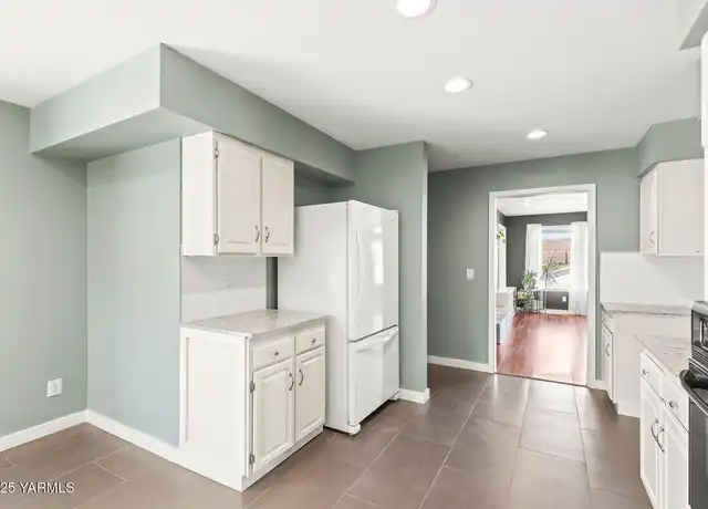 Property at 3508 Highview Dr, Yakima, WA, 98902, 2 beds, 2 baths, [object Object]