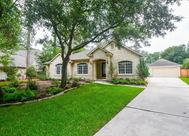 Property at 18 E Knightsbridge Dr, Conroe, TX, 77385, 4 beds, 2.5 baths, [object Object]