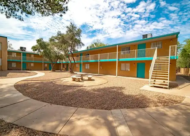 Property at Spoke Apartments on Allen - 1337 E Allen Rd, Tucson, AZ, 85719, 2 beds, 1-2 bath, [object Object]