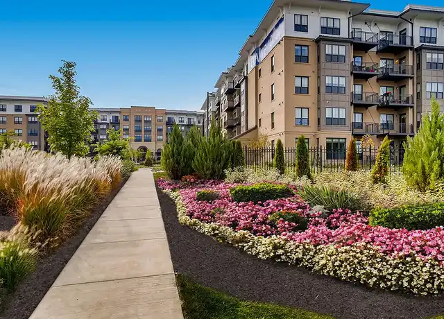 Property at The Elaine - 1000 Skokie Blvd, Northbrook, IL, 60062, 1 bed, 1 bath, [object Object]