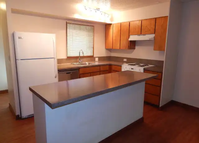 Property at 3121 SW Iowa St Unit 373-43, Portland, OR, 97239, 2 beds, 1.5 baths, [object Object]