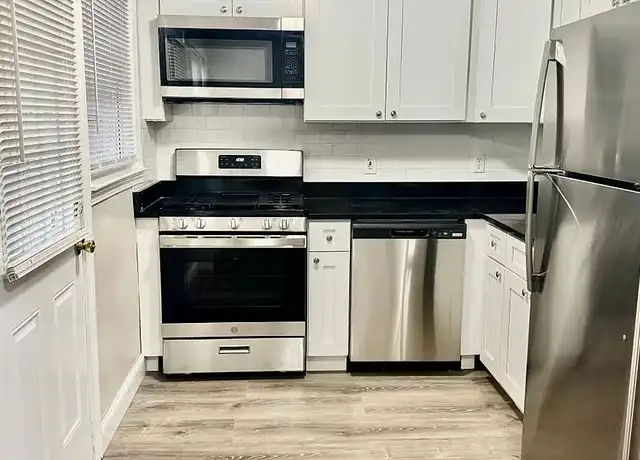 Property at Shawomet Gardens Apartments - 102 Shawomet Ave, Somerset, MA, 02726, 2 beds, 1 bath, [object Object]