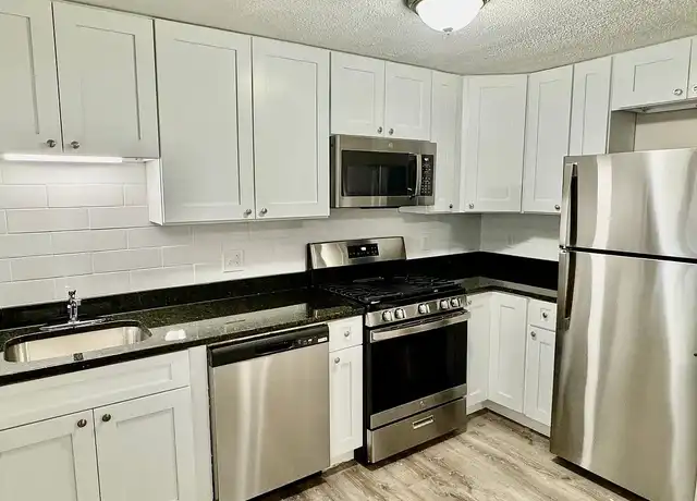 Property at Shawomet Gardens Apartments - 102 Shawomet Ave, Somerset, MA, 02726, 1-2 bed, 1 bath, [object Object]