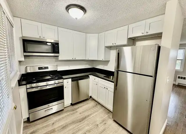 Property at Shawomet Gardens Apartments - 102 Shawomet Ave, Somerset, MA, 02726, 2 beds, 1 bath, [object Object]