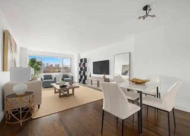 Property at 10 W 15th St, New York, NY, 10011, 2 beds, 1 bath, [object Object]