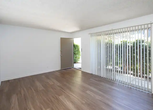 Property at 2150 Thomas Ave Unit 02, San Diego, CA, 92109, 1 bed, 1 bath, [object Object]