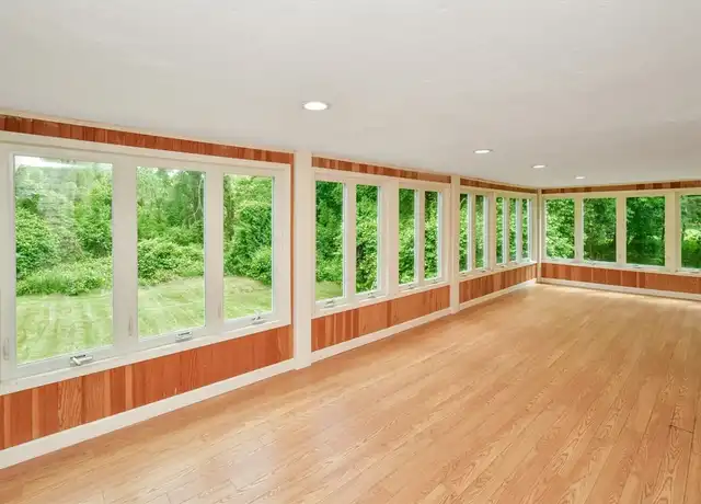 Property at 1 Easy St Unit 1, Randolph, MA, 02368, 2 beds, 1 bath, [object Object]