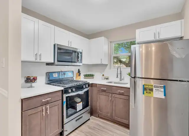 Property at Colonial Court Apartments - 748 Bellevue Ave, Hammonton, NJ, 08037, 1-2 bed, 1 bath, [object Object]