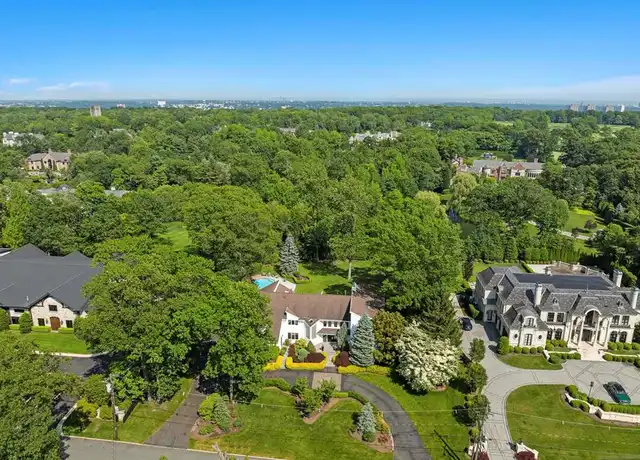 Property at 172 Truman Dr, Cresskill, NJ, 07626, 6 beds, 6.5 baths, [object Object]