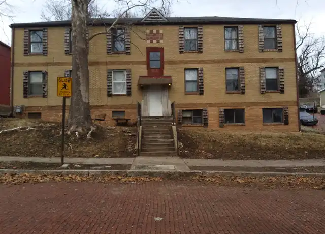 Property at 1028 E 5th St Unit 1-2, Alton, IL, 62002, 2 beds, 1 bath, [object Object]
