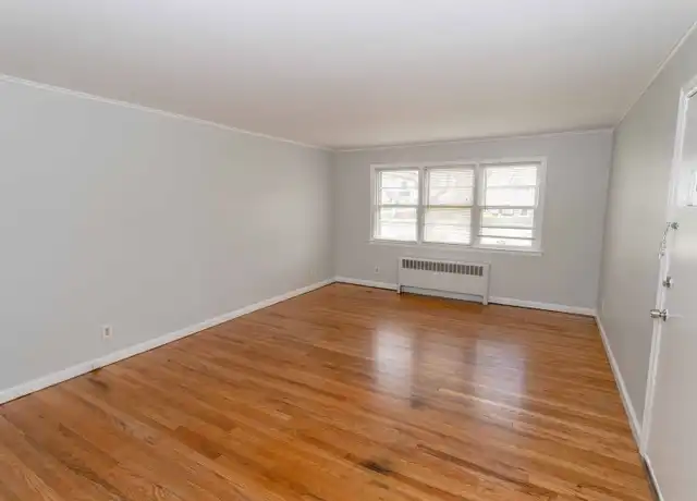 Property at Quaker Ln N, West Hartford, CT, 06119, 2 beds, 1 bath, [object Object]
