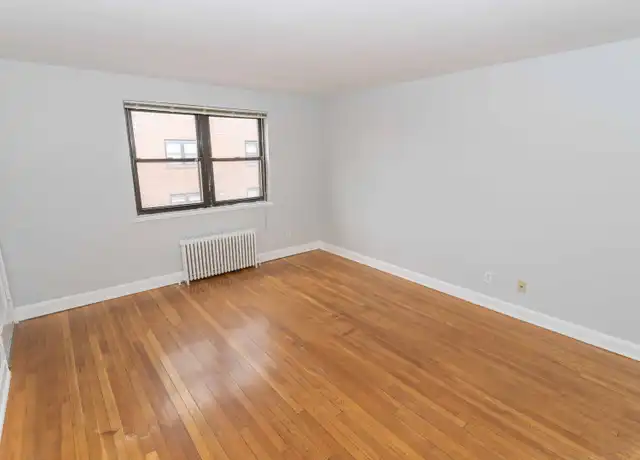 Property at Quaker Ln N, West Hartford, CT, 06119, 2-3 beds, 1 bath, [object Object]