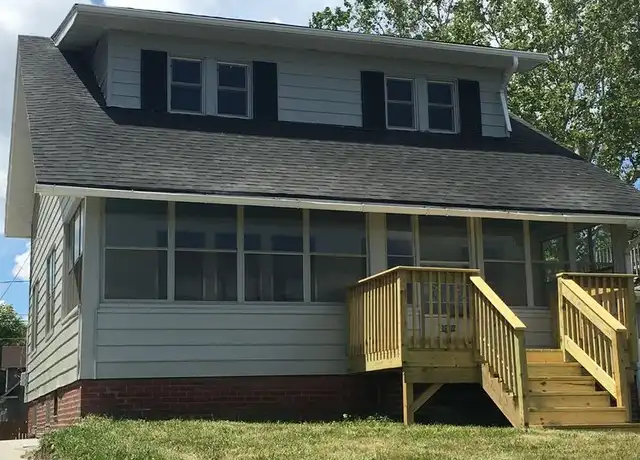Property at 1530 E 14th St, Des Moines, IA, 50316, 3 beds, 2 baths, [object Object]