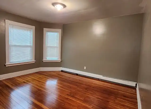 Property at 174 Grafton St, New Haven, CT, 06513, 2 beds, 1 bath, [object Object]