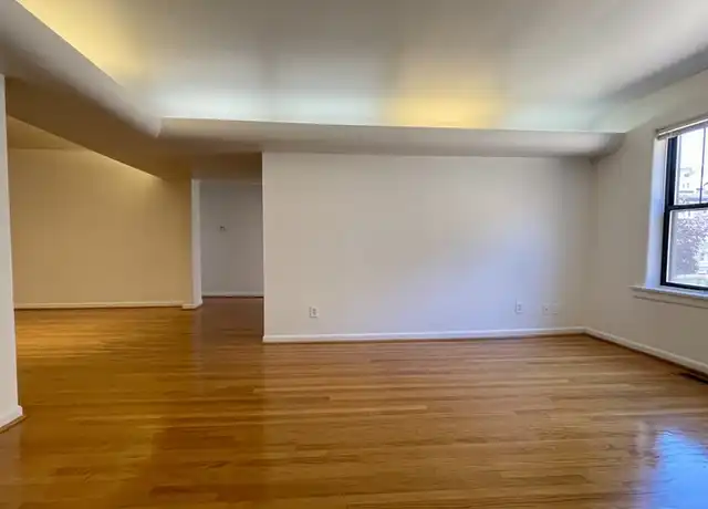 Property at 6238-6242 Southwood Ave Unit 1N, St. Louis, MO, 63105, 2 beds, 2 baths, [object Object]