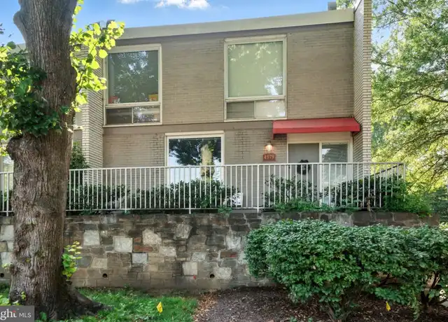 Property at 4979 Battery Ln Unit 4979-1, Bethesda, MD, 20814, 3 beds, 2.5 baths, [object Object]