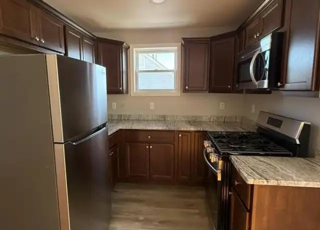 Property at 225 Davis St, Fall River, MA, 02720, 2 beds, 1 bath, [object Object]