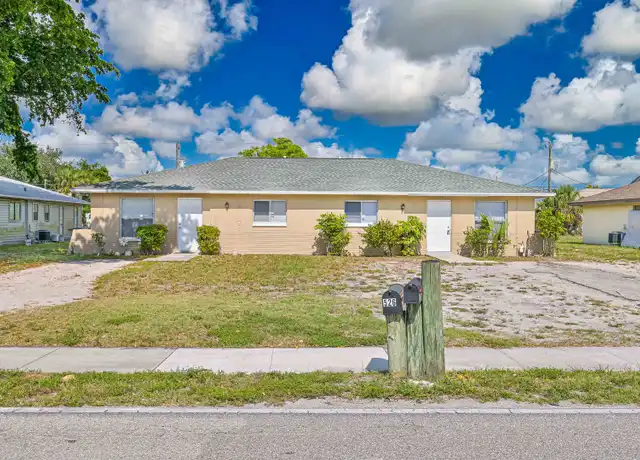 Property at 524 SE 24th Ave, Cape Coral, FL, 33990, 2 beds, 2 baths, [object Object]
